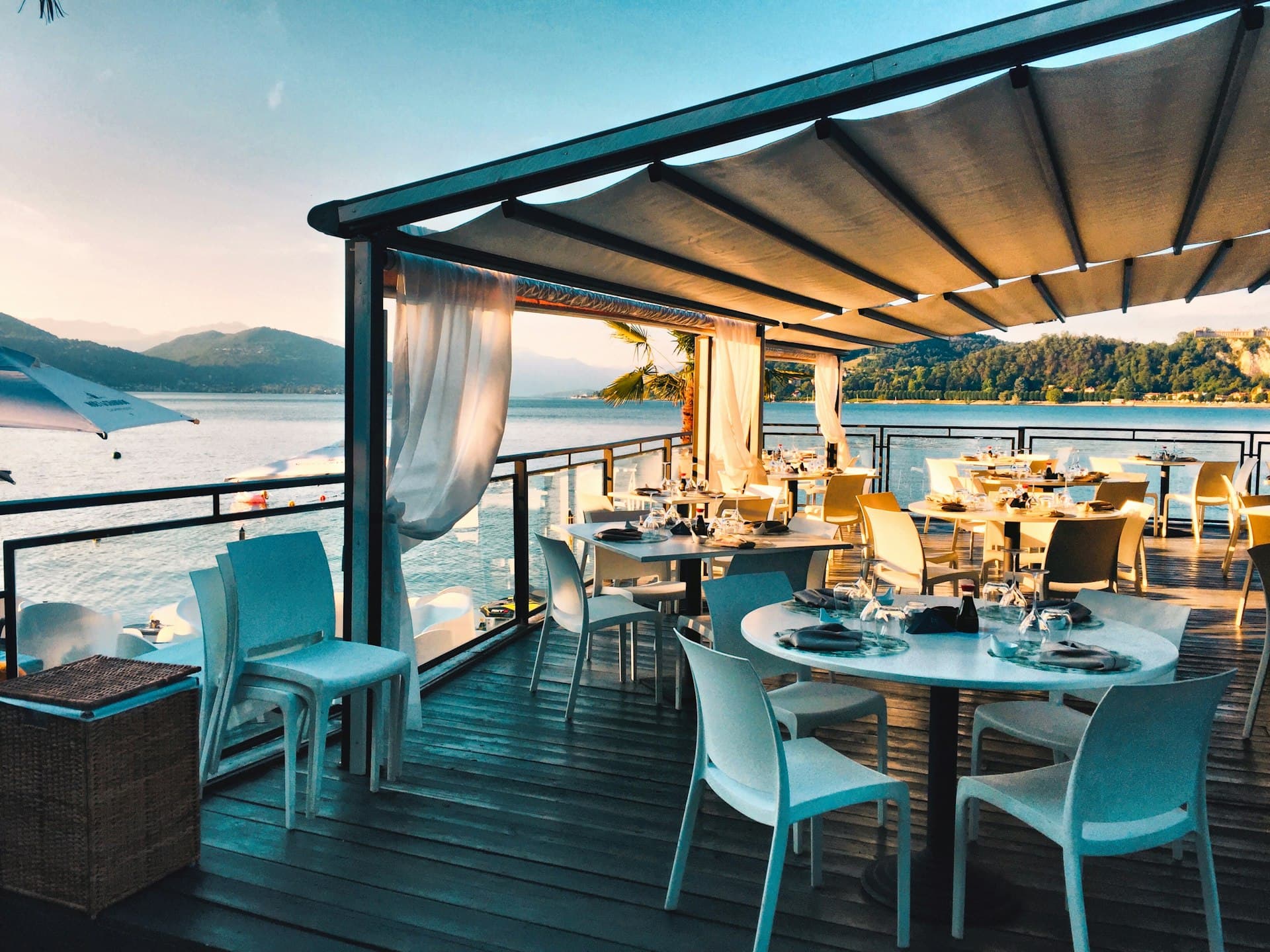 Elegant table setting in a fine dining restaurant
